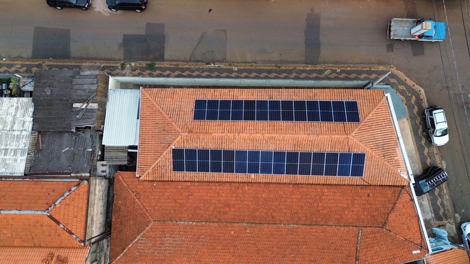 Sistema fotovoltaico residencial em telhado